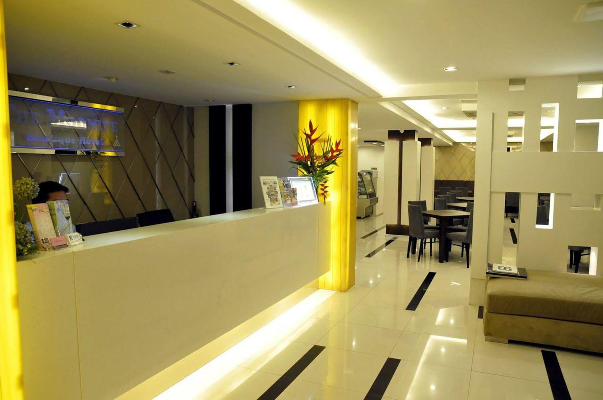 The Moonite Boutique Hotel Bangkok Kültér fotó