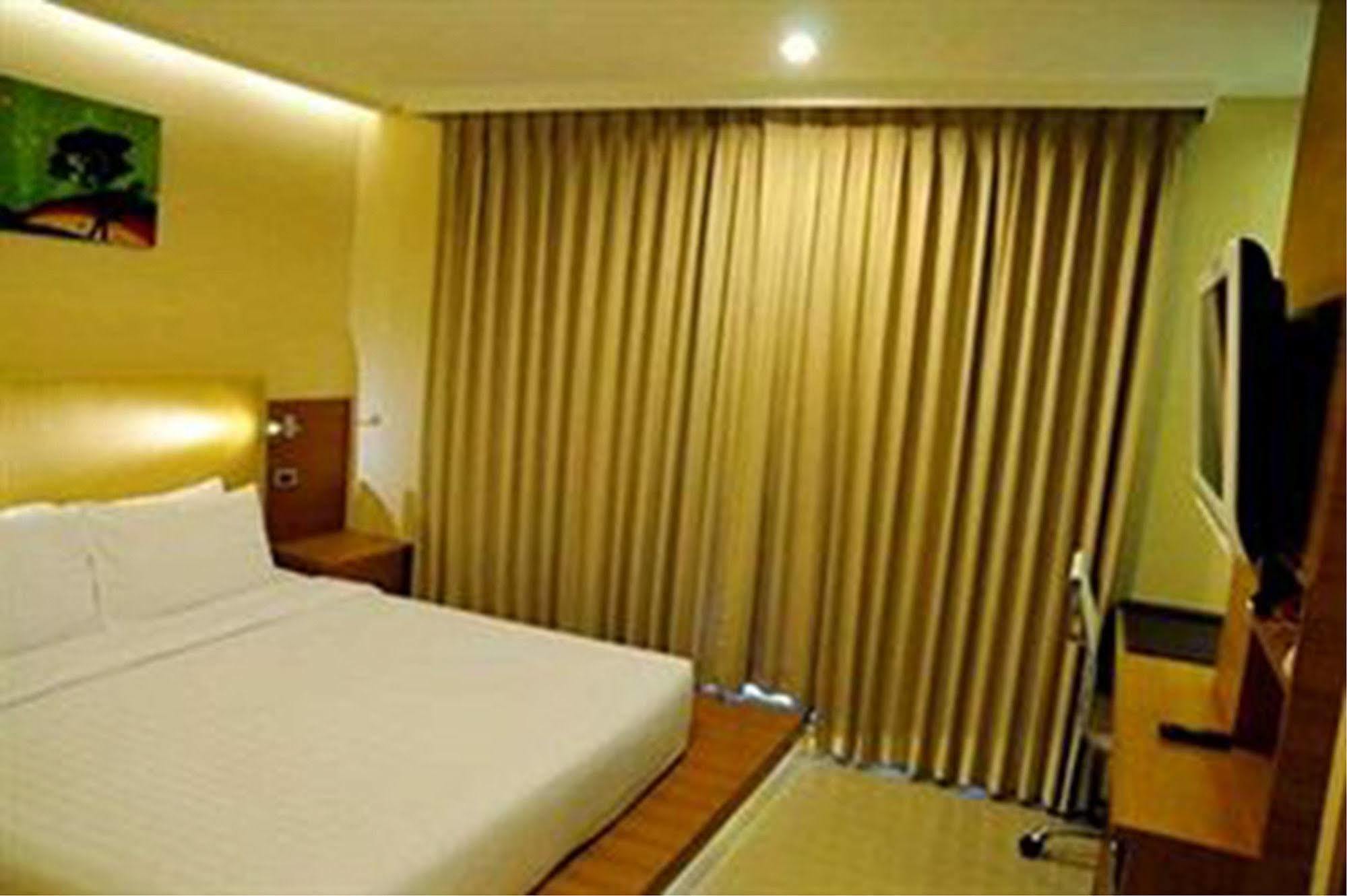 The Moonite Boutique Hotel Bangkok Kültér fotó
